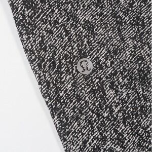 Lululemon‎ Yoga Pants Athletic Leggings Black White Patterned Size 4